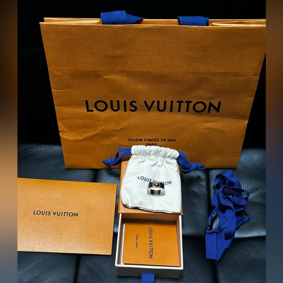 Brand New! Louis Vuitton Brass Monogram Engraved Nanogram Ring M Palladium - Picture 3 of 9